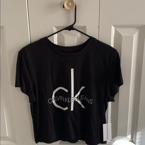 Cropped Calvin Klein Tee